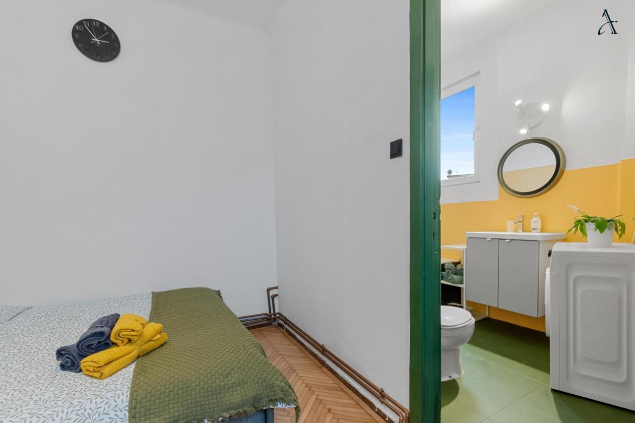 11 Apartments Bucharest Exterior photo
